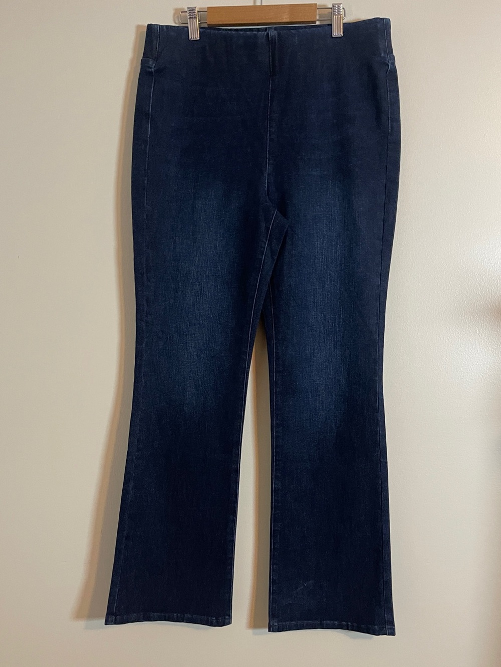 Soft Surrondings Jeans Womens Medium Blue Bootcut Pull On Chic Classic Denim